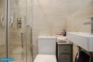 EN-SUITE- click for photo gallery